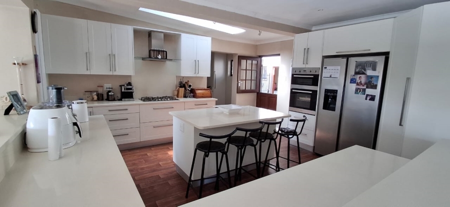 5 Bedroom Property for Sale in Gonubie North Eastern Cape